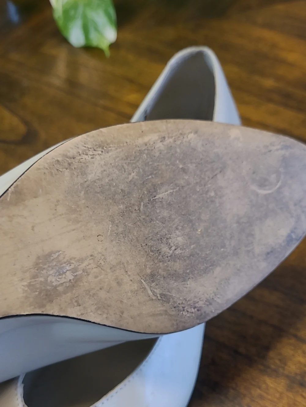 Vtg. Carriage Court Taupe Leather Women’s Low Heel Pumps